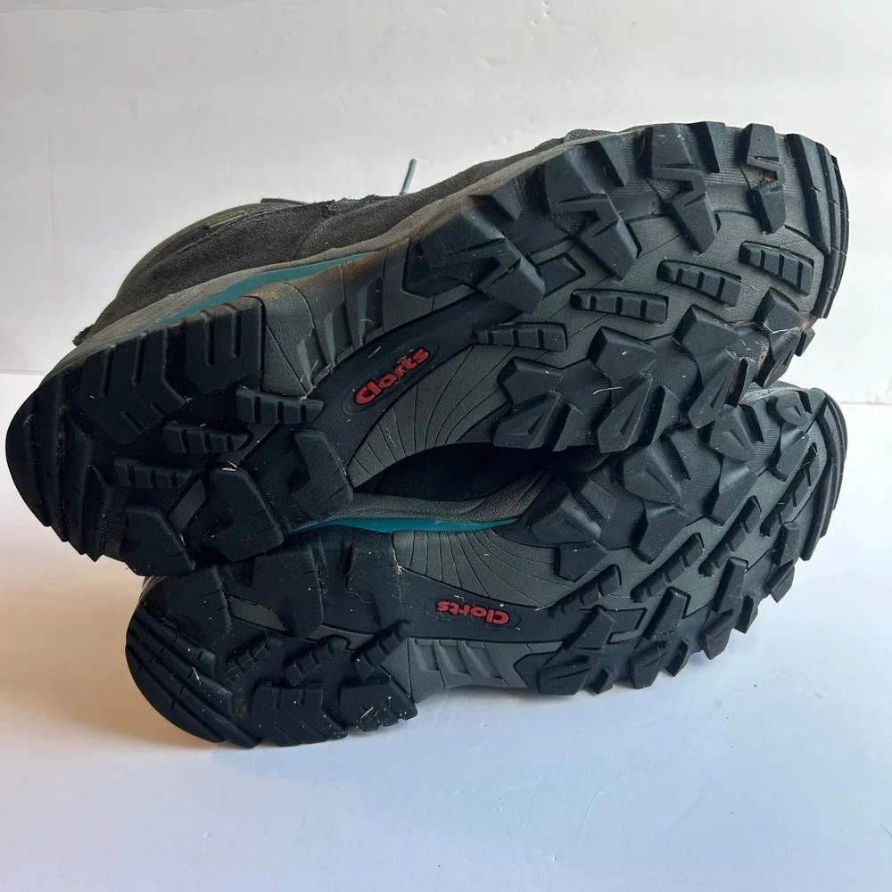 Clorts hiking boots